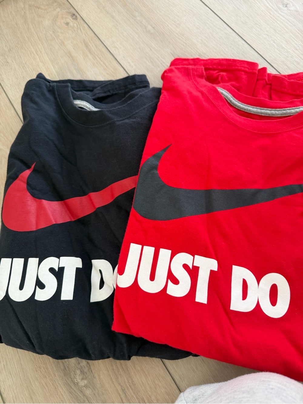Nike 'Just Do It' Short Sleeve Tee - Red & Black. New. 2 for 32